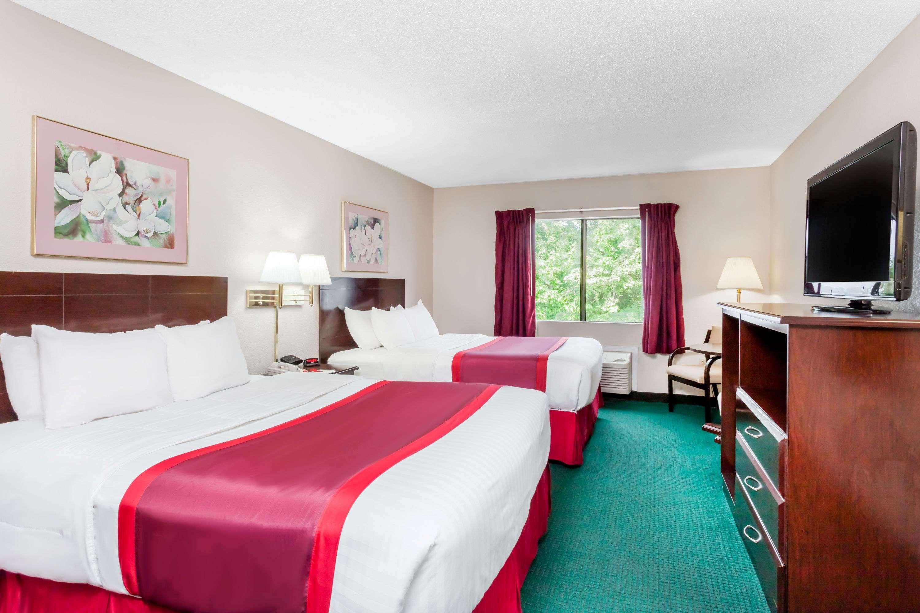 Ramada By Wyndham Tell City Exterior foto